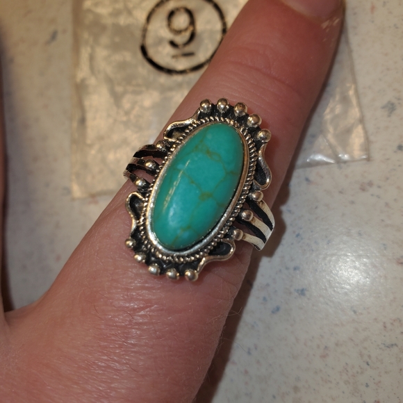 no brand Jewelry - Sz 9 FREE IN BUNDLE